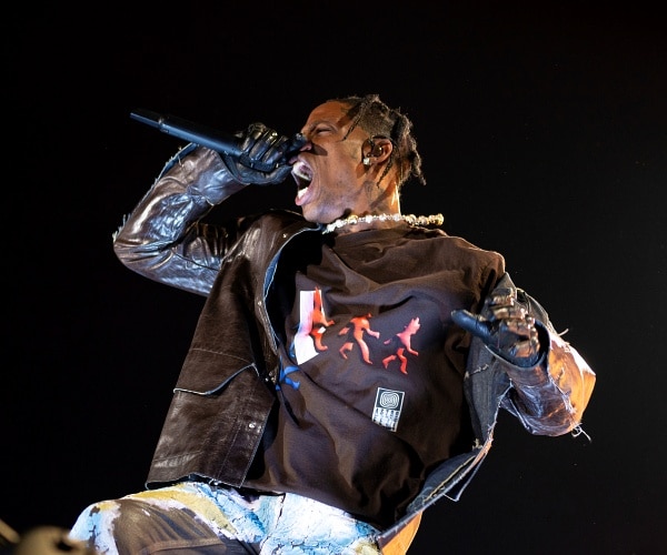 travis scott sings onstage