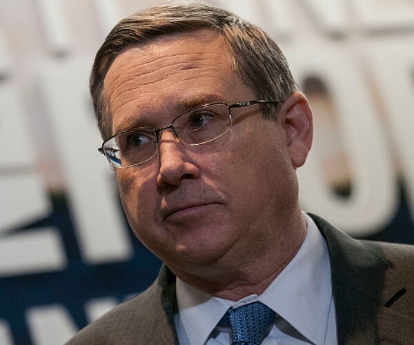 Sen. Mark Kirk Fights to Save Senate Seat 