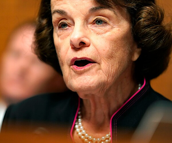 dianne feinstein speaks during a congressional hearing