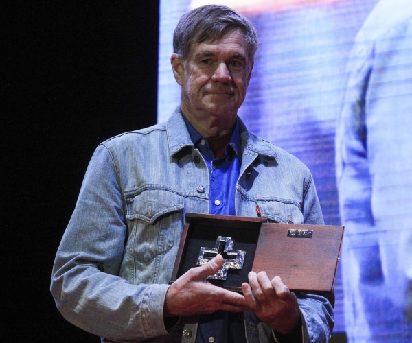 Director Gus Van Sant receives the silver cross at the Guanajuato International Film Festival