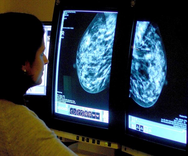 Less Fat, More Fruit May Cut Risk of Dying of Breast Cancer