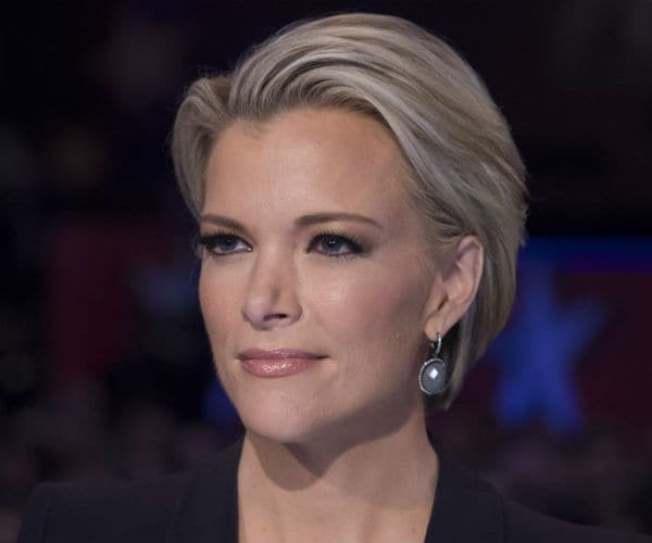 megyn kelly looks to the left