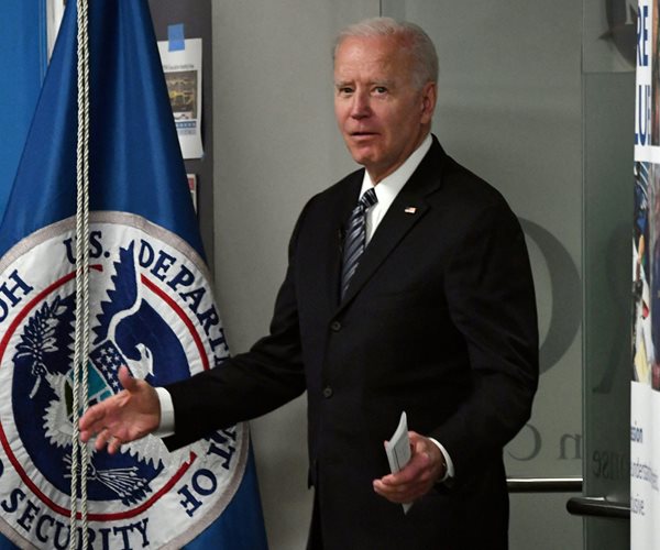 Biden Orders Spy Agencies to Produce 'Definitive' Report on Coronavirus Origin