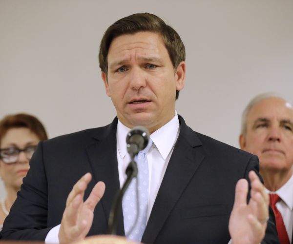 Florida Gov. DeSantis Disagrees With Feds on Coronavirus Spread