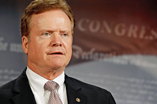 Democrat Jim Webb Weighs 2016 Run, Pans US Foreign Policy