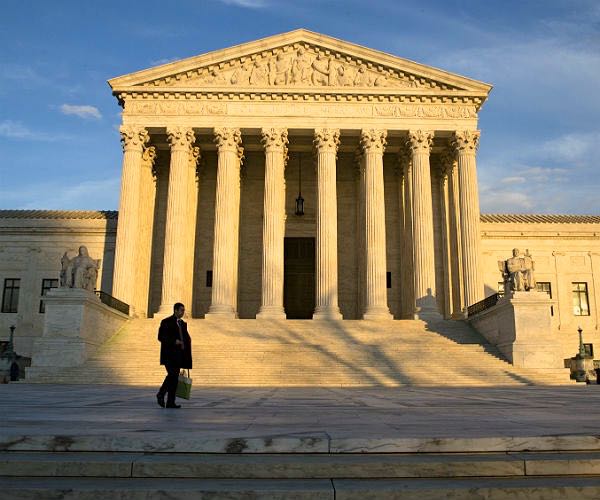 Expert: SCOTUS Could Strip Congress of Control Over Immigration