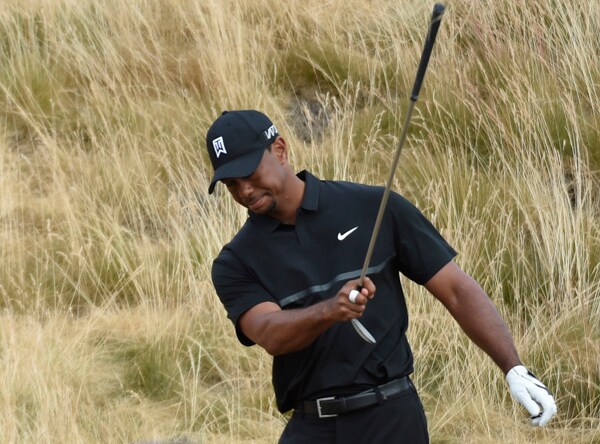 Tiger Woods: 'Cheater' Banner Flies Over as Golfer Tanks at US Open