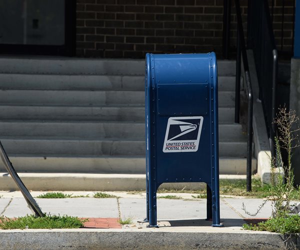 Postal Chaos Prompts Democrats to Rethink Mail-Ballot Plan