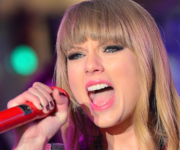 Taylor Swift Copyright Lawsuit: Singer Shakes It Off