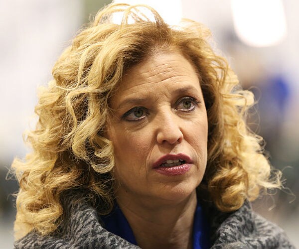 Dems Rally Against DNC Chair Wasserman Schultz: 'Please Resign Immediately'