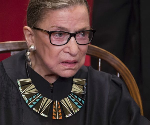 12 Lawmakers Urge Ginsburg to Recuse Herself From Travel Ban Case