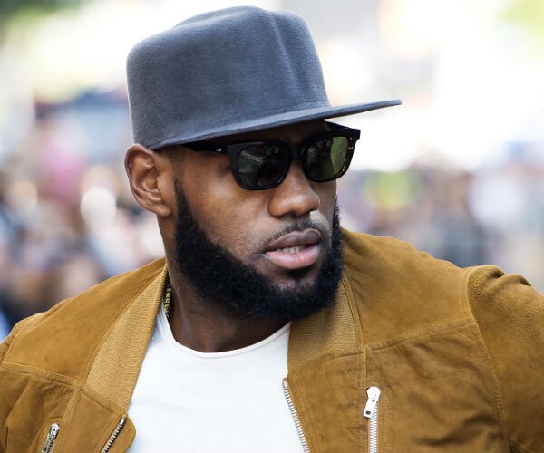 LeBron James Slams 'Bum' Donald Trump Over Steph Curry Comment