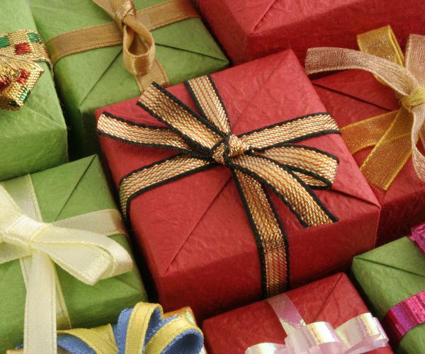 'Secret Sister Gift Exchange' on Facebook Is a Scam, BBB Warns