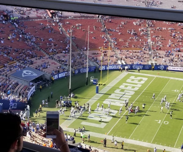 'Fight for LA' Attendance a Drag for NFL Crosstown Rivalry Game