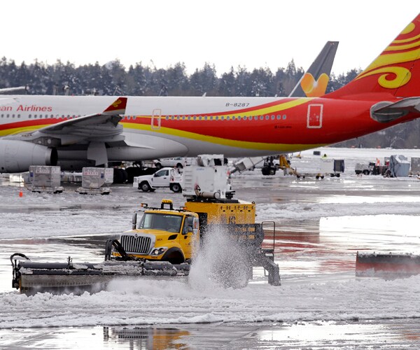 Snow in Seattle Makes Rare Paralyzing Appearance