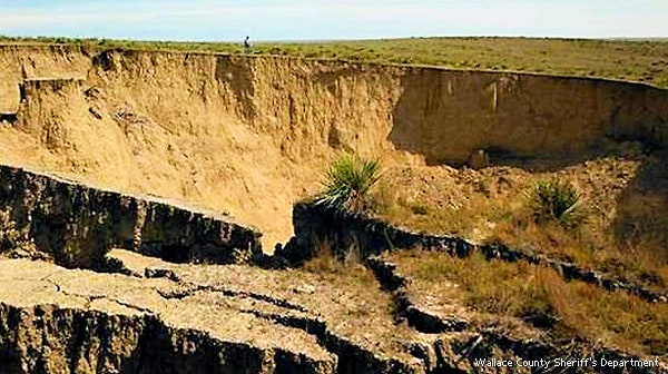 Kansas Sinkhole Devours Pasture, Becomes Tourist Attraction