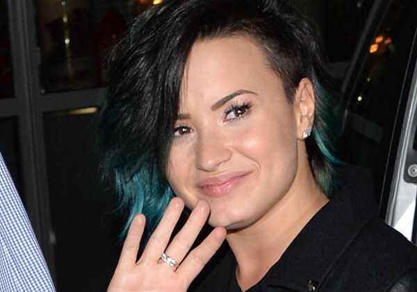 Singer Demi Lovato Taken to Hospital for Troubled Breathing, Treated for Lung Infection