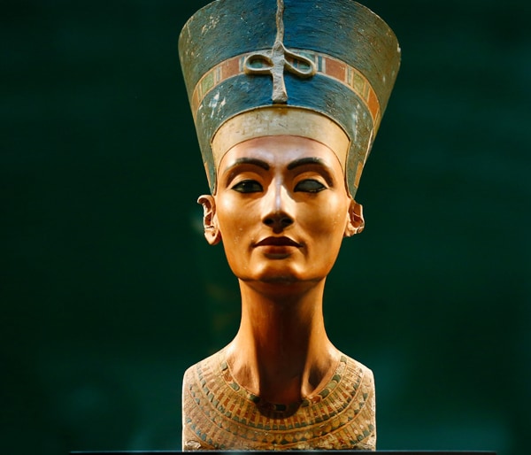 Queen Nefertiti's Remains May Be Inside Secret Portal in King Tut's Grave