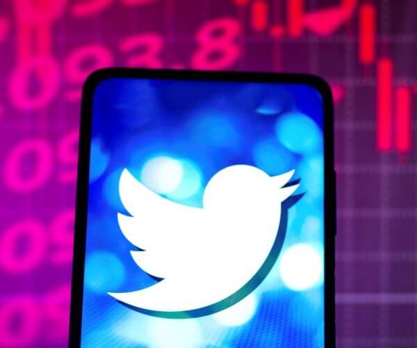 Hackers Steal Emails of 200 Million Twitter Users