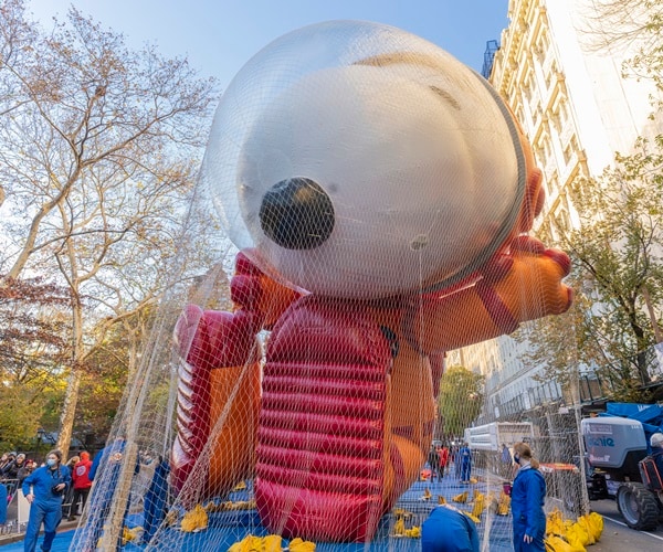 Macy's Thanksgiving Parade Returns, With All the Trimmings