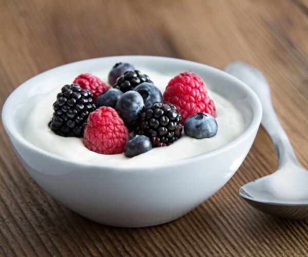 yogurt with berries