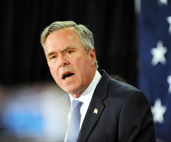 Jeb Bush Calls on Trump to Retract Comments, 'Not Defend Them'