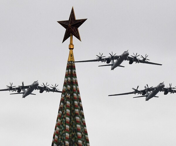 russian tupolev tu-95ms strategic bombers