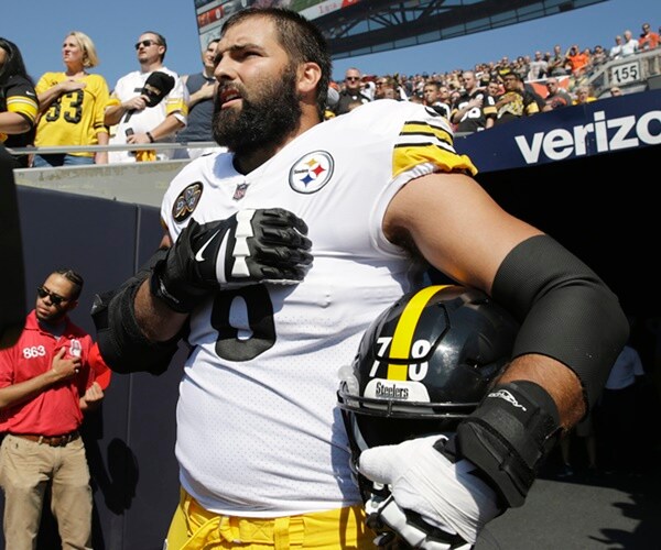 Steelers' Villanueva Apologizes for Standing for National Anthem