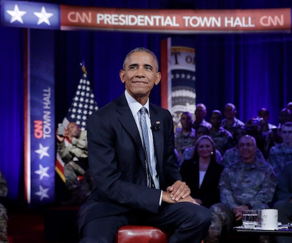 Military, Vets Ask Obama Hard Questions at Town Hall