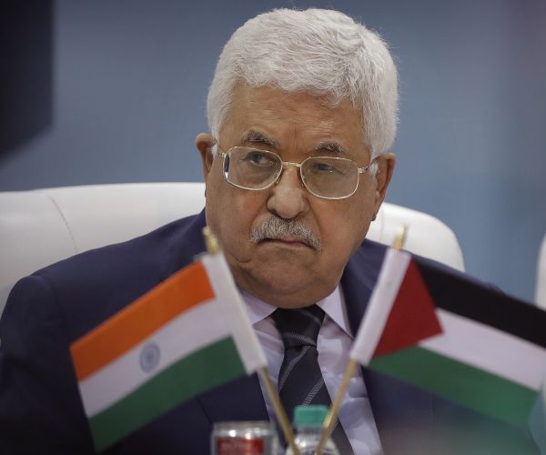 Report: Abbas Ordered Hamas Leaders to Leave Qatar