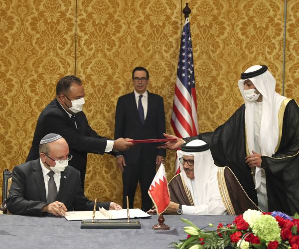 Israel, Bahrain Sign Deal Establishing Formal Ties 