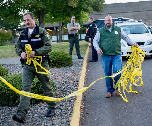 Oregon Killer's 'Lucky One' Instructed to Deliver Something to Police