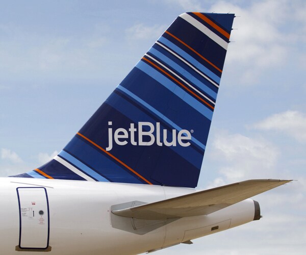 2 Muslim Women and JetBlue Part Ways Over a Staredown?