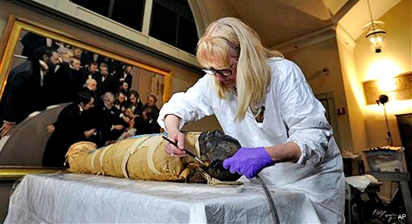 Mummy Facelift: Boston Hospital Cleans Up 2,500-Year-Old Body