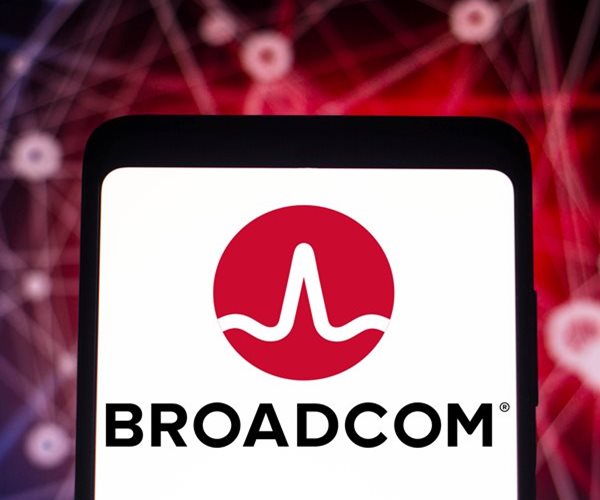 Broadcom Releases Chip to Link AI Supercomputers 