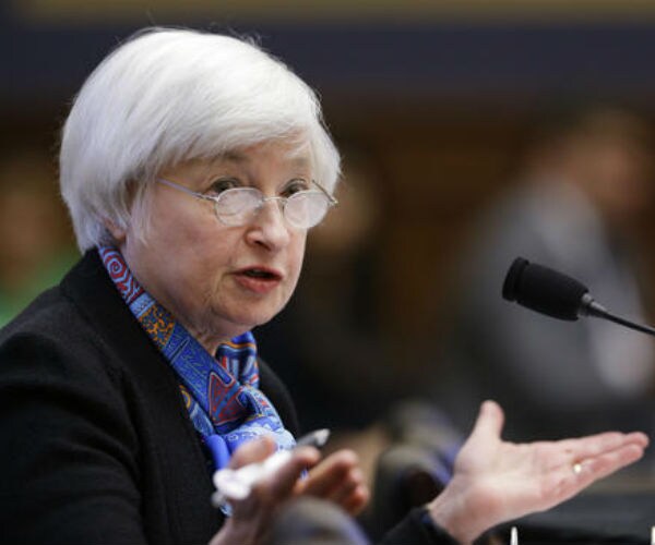 Fed's Yellen: Gradual Rate Rises Needed to Sustain Economic Growth