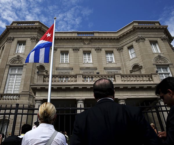 US Orders Expulsion of 15 Cuban Diplomats