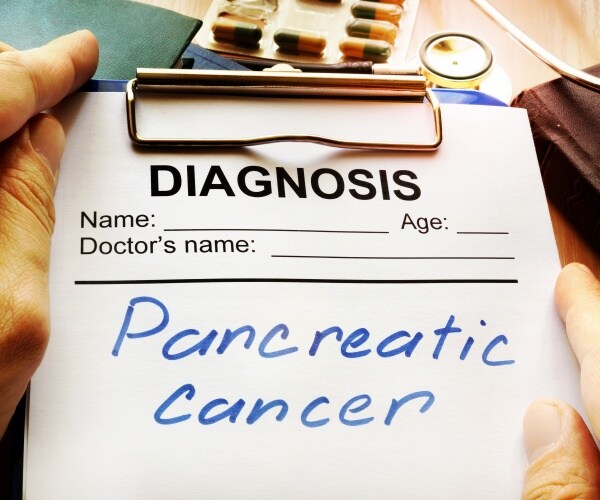 clipboard, prescription pad, Diagnosis 'pancreatic cancer'