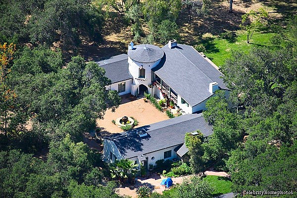 Reese Witherspoon Ojai House: Star Cuts Price of Home to $7.25 million