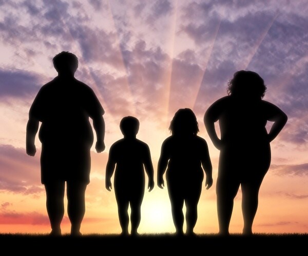 illustration of a sillhouette of a family who is overweight