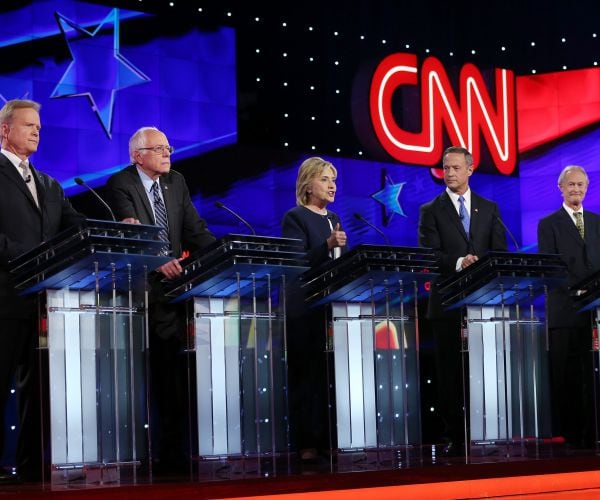 Trump, Huckabee, GOP Candidates Live-Tweet Dem Debate as Tables Turn