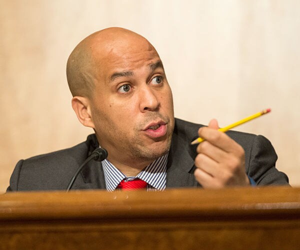 Rabbi Boteach Slams Sen. Cory Booker for Backing Iran Deal