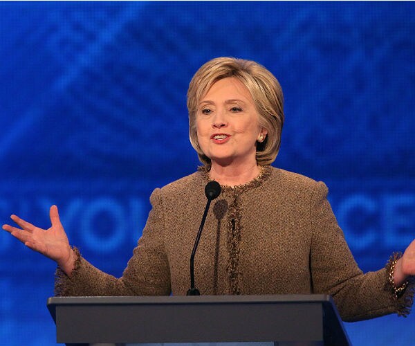 Latinos Scold Hillary on Twitter: You're 'Not My Abuela'