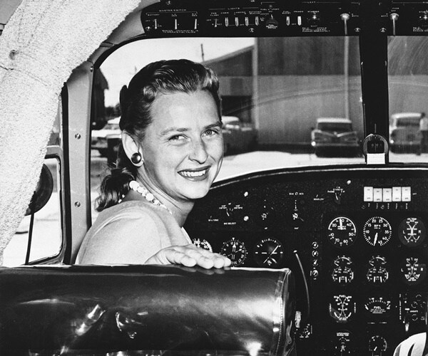 America's 1st Female Astronaut Candidate, Jerrie Cobb, Dies