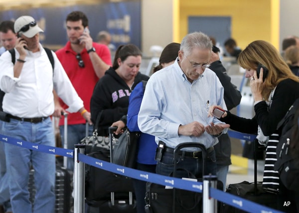 Chicago Flights Delayed at O'Hare, Midway by Smoke in Radar Tower