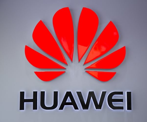 Top US Tech Companies Begin to Cut Off Vital Huawei Supplies