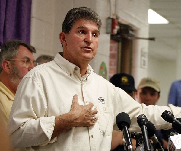 Civil Rights Leaders Can't Get Manchin to Back Dems' Voting Bill