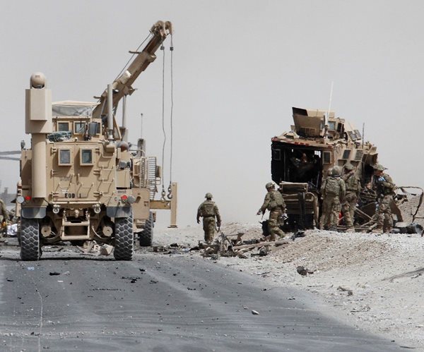 Afghan Suicide Bomber Kills 2 US Soldiers in NATO Convoy