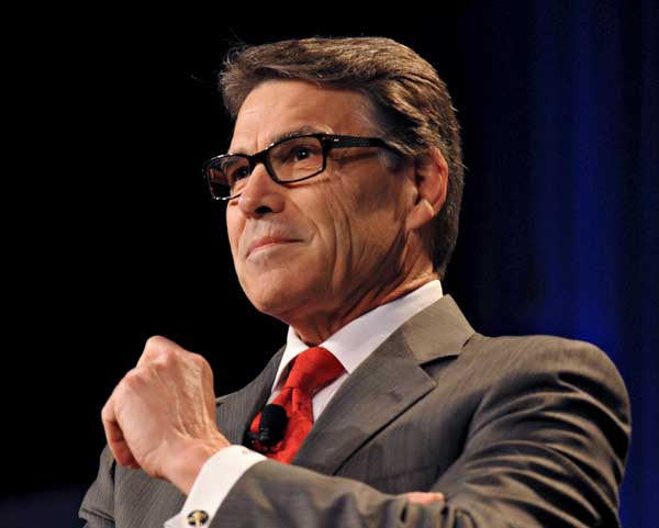 Perry Launches 2016 Bid, Pledges 'Limitless Opportunity'