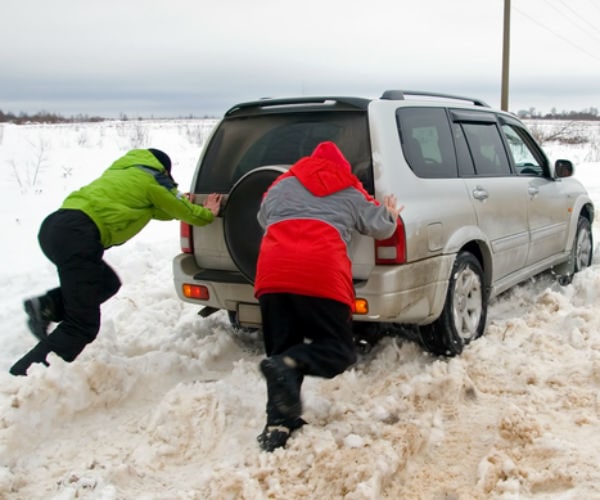 Snowfall Makes Christmas Travel Difficult – Coming and Going 